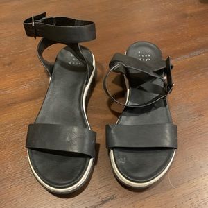 [2/$10] {a new day} mini platform sandals